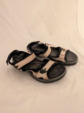 Ecco Sandal Hiking Women Size 7 EU 38 Adjustable Off Road Outdoor Straps